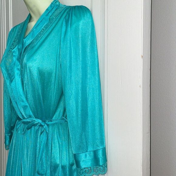 Vtg 60s/70s Gilead turquoise green nylon full length robe with lace details - Picture 3 of 9